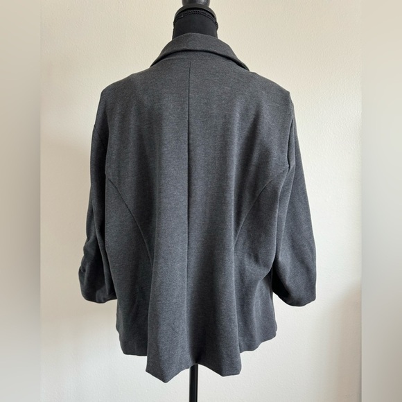 Women’s Studio by Torrid Blazer  Size 3 22/24 Color Gray - Picture 3 of 9